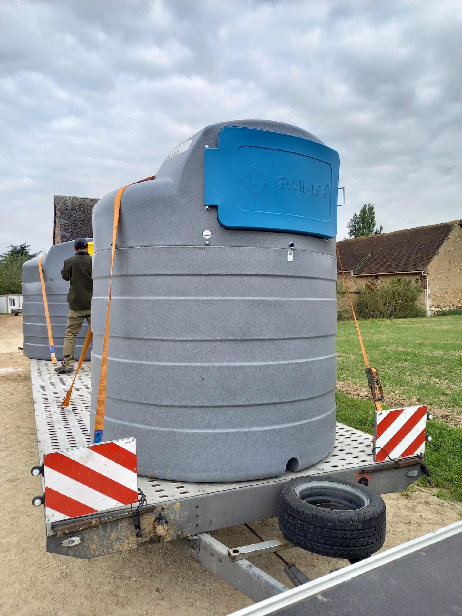 Cuve AdBlue 1500L chez un transporteur à Vichy Allier (03) — Agri Distri